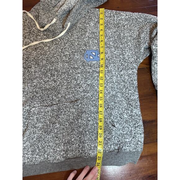 North Carolina Tar Heels Women's Relaxed Fit Sherpa Pullover Hoodie Size Medium - Picture 10 of 13